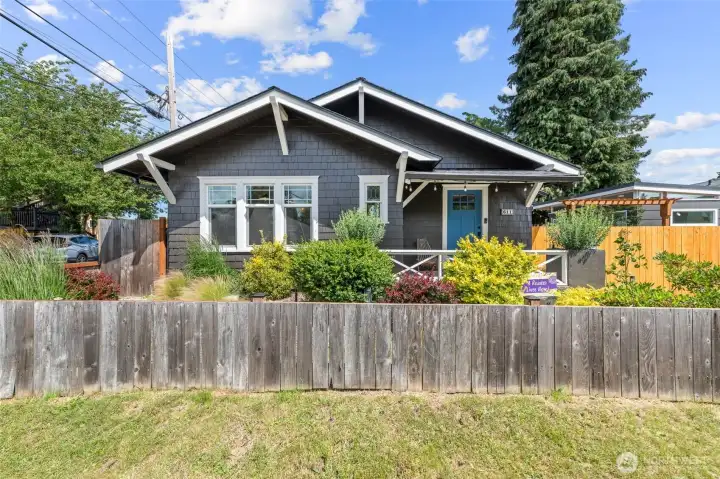 Welcome home to 611 S Washington Street, Tacoma