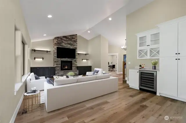 Virtually Staged showing just one way of making this home yours