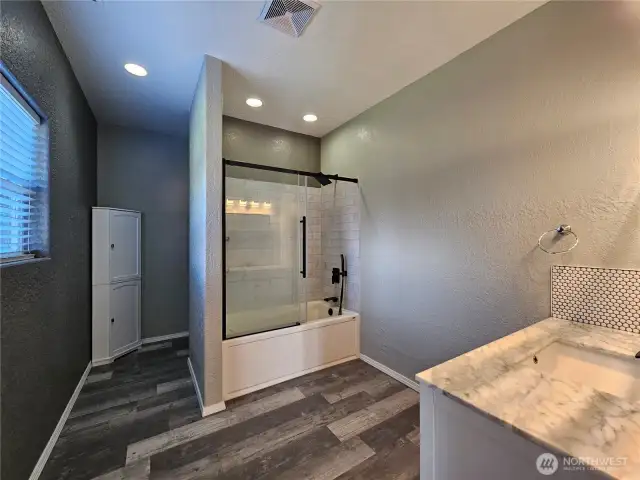 Down Stairs Bathroom with separate thrown room