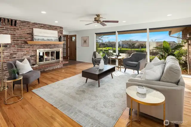 Spacious Living Room with VIEWS of Downtown Seattle