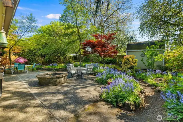 Enjoy relaxing times with loved ones and friends! Garden shed in the background offers tons of storage space.