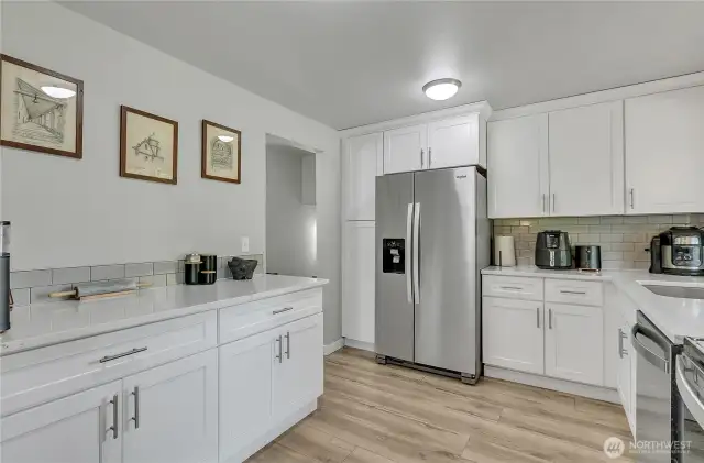 Kitchen with serving bar