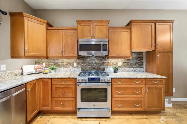 Five burner gas stove  is a cooking enthusiast's dream!