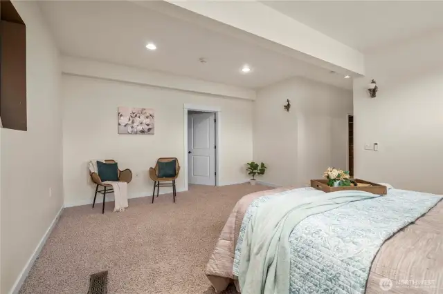Primary with sitting room and furniture -