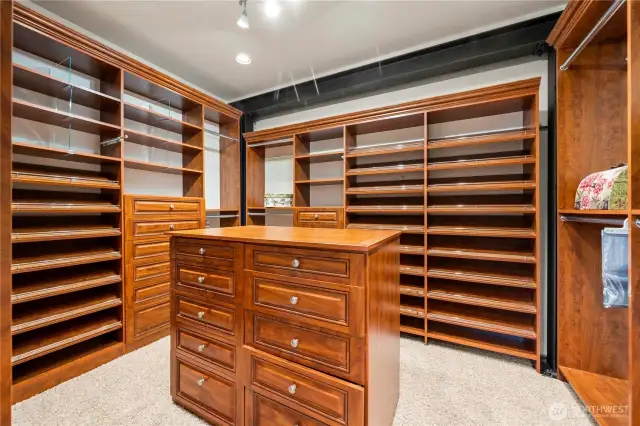 Imagine utilizing this space with custom  built-ins and shelving!