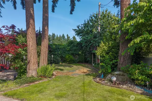 Those with a green thumb have found their next home on this hobby farm located near many conveniences!