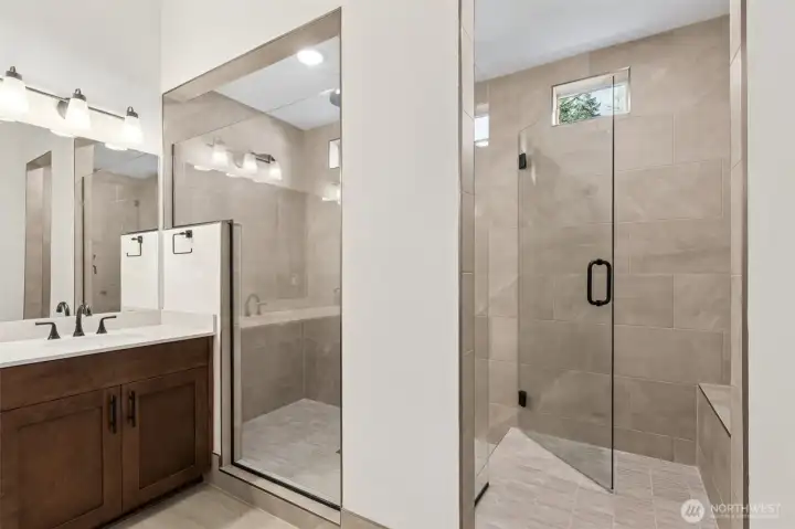 ***Actual Home *** Beautiful tiled walk-in shower