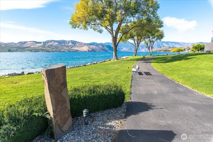 Walking paths, plenty of grass space to relax and use.