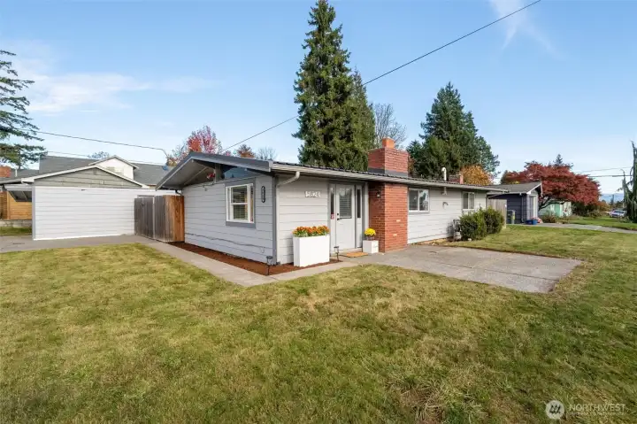 There's a vehicle sized gate to access the backyard from the driveway.