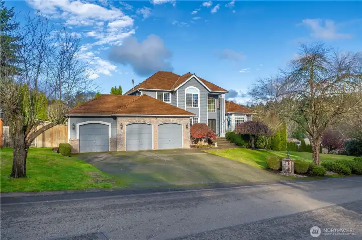 Welcome home to your beautiful new home in Stonebrook in the Brown's Point community