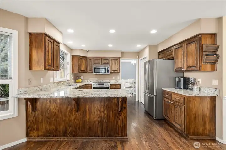 Eat-in counter height dining right at the heart of the house