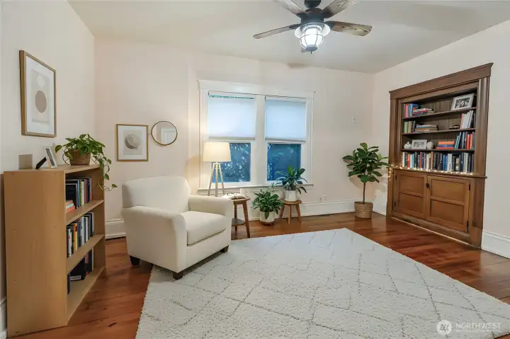 A reading room, play space, lounge, or whatever you want to make it! *virtually staged