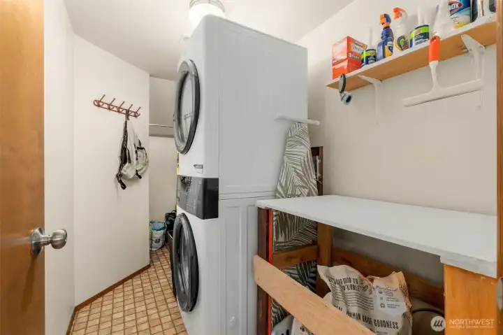 Large utility room with new W/D