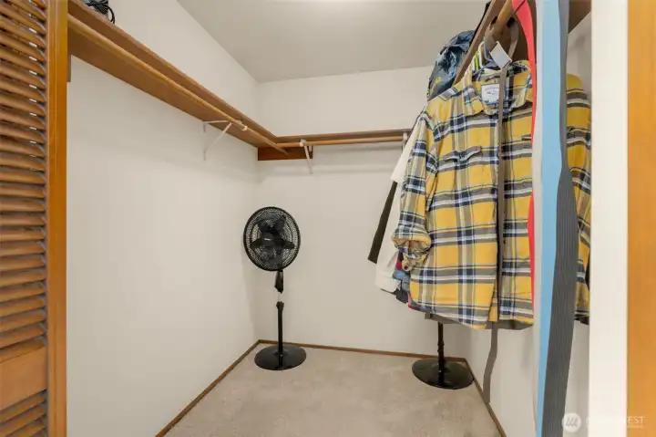 Walk-in Closet