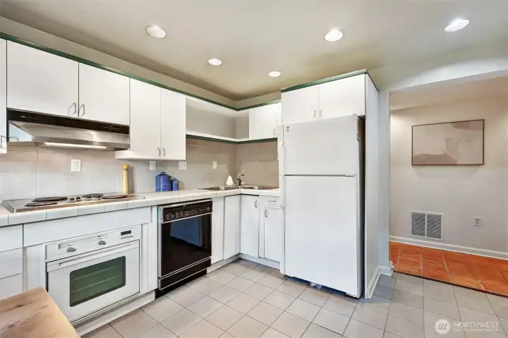 Second kitchen! Great for guests, parties, extended family, or an au pair.