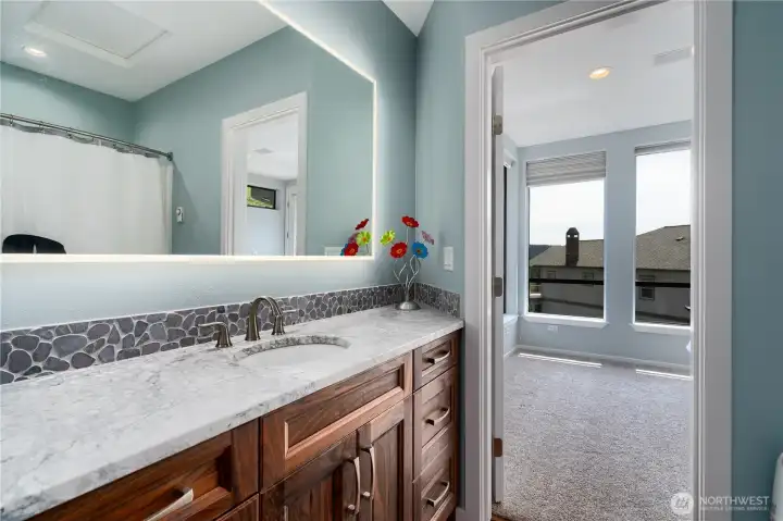 Jack + Jill bathroom for guests.