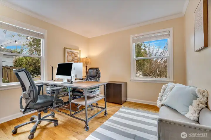 A versatile second bedroom with great light and timeless finishes—well suited as a home office, guest room, or creative space.