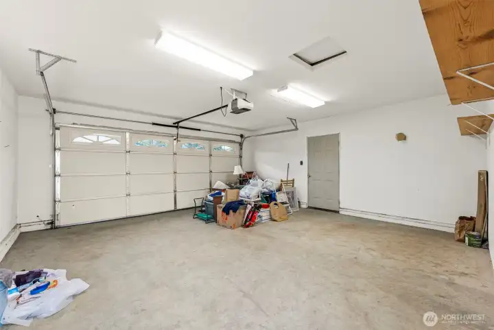 Nicely sized Garage