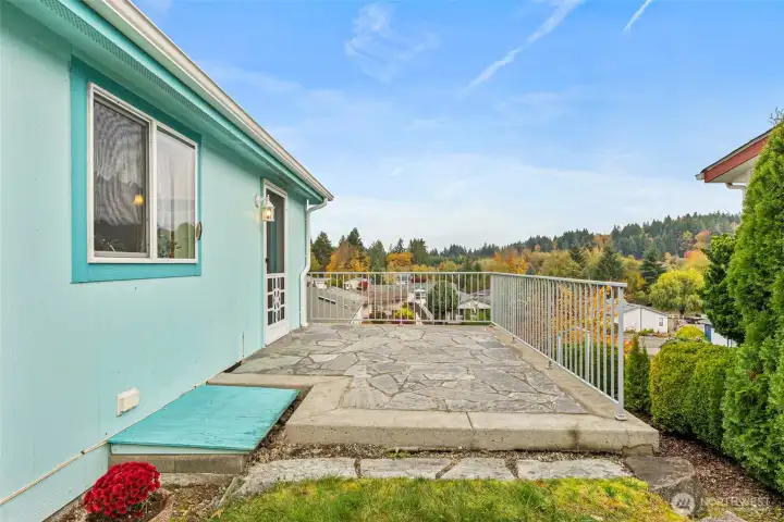 Small Patio off of the Dining/Kitchen