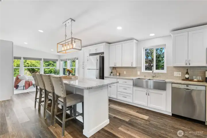 Beautiful, fully renovated kitchen