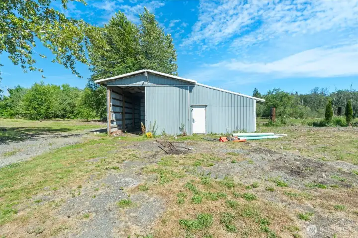 Large barn for animals or additional storage (RV set-up)