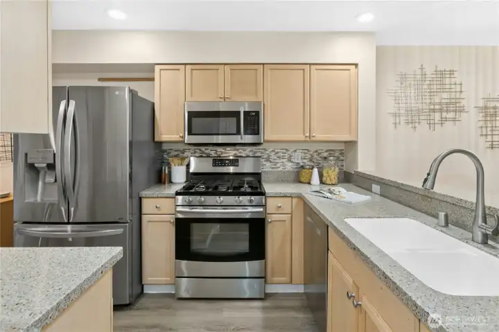 Cook in style with all newer stainless steel appliances. Cook in style with all newer stainless steel appliances.