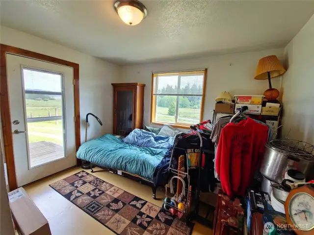 Bedroom number 3 or an office with a private entrance