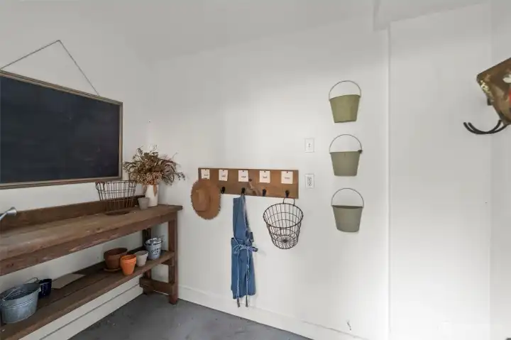 This potting shed is the perfect place to exercise your green thumb.