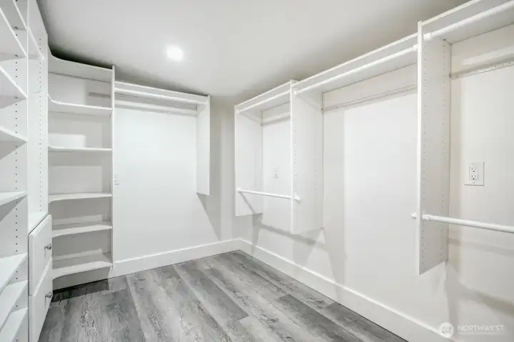 Bedroom 4 - Closet