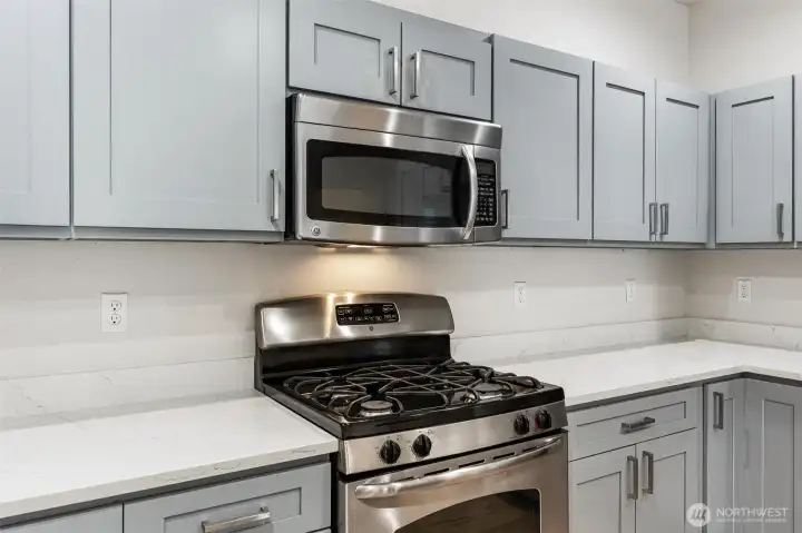 Stainless steel appliances stay