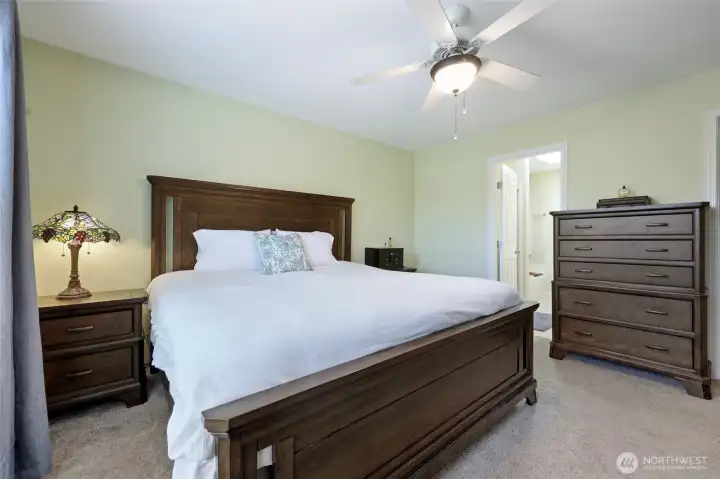 This King-sized bed shows that there is plenty of space for larger pieces of furniture.