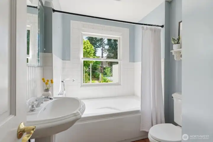 Full bathroom on the main floor.