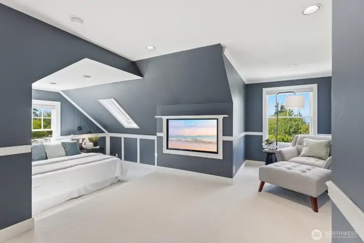 ef: this is a space truly meant for cooking, hosting & the way life moves. Vaulted ceilings & skylights in the upstairs primary give the space a relaxing, airy feel.