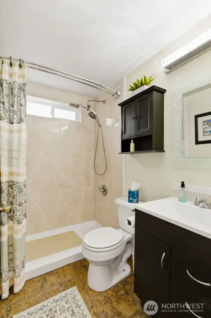 Second primary bathroom.