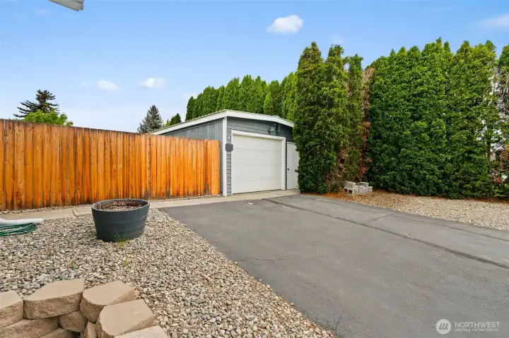Detached garage.