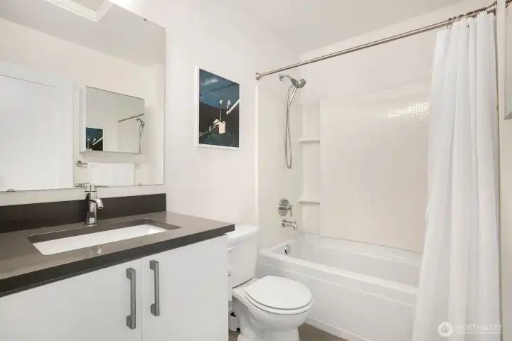 Full Bath Bedroom Level