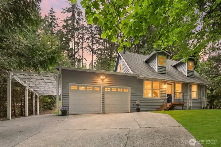 Welcome to Ames Lake in Redmond! One of the last private lake communities in King County.