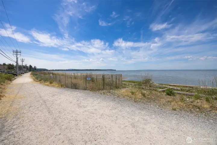 Boardwalk heading south