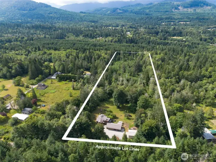 Beautiful 10 Private Acres