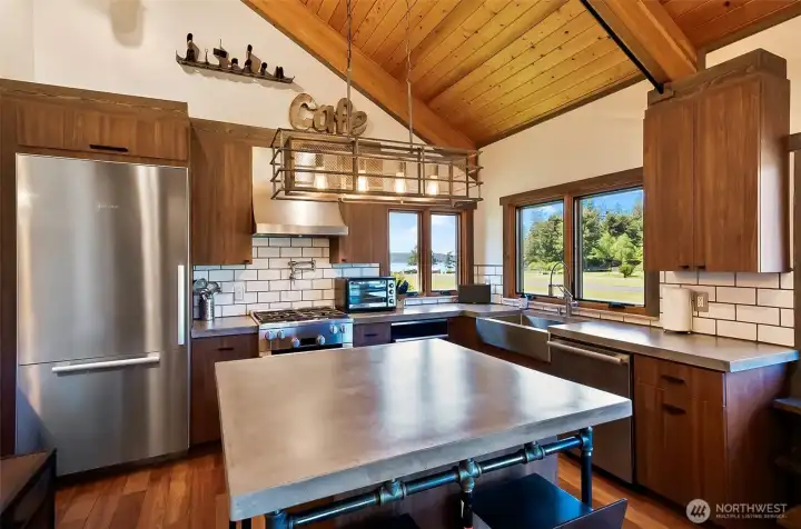 Timeless Miele S/S kitchen appliances