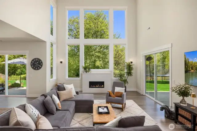 The living area is on the lower level so you enjoy an open and airy expansiveness and an abundance of natural light.