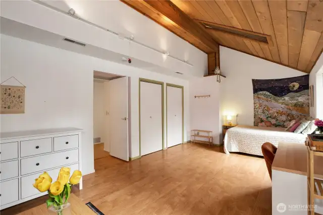 Another view of the room & closets