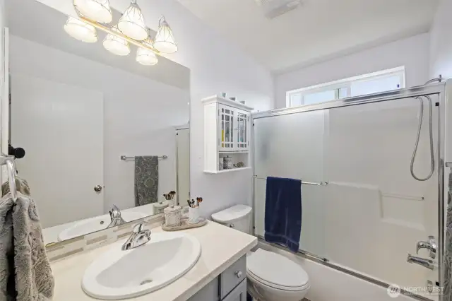Upstairs full bath
