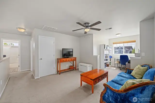 Upstairs bonus room and office space