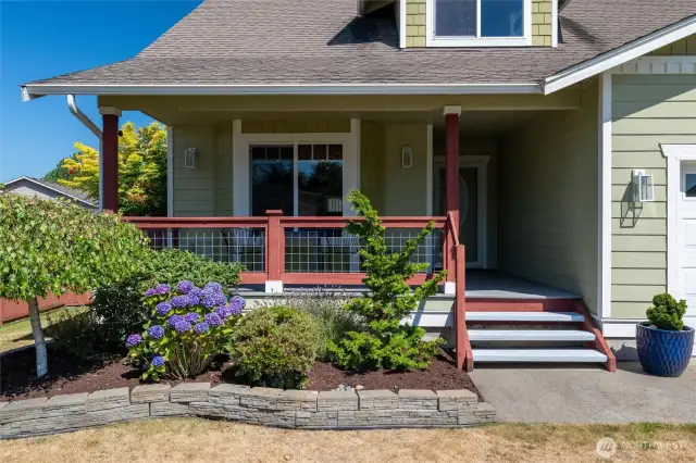 Landscaped front and back yard