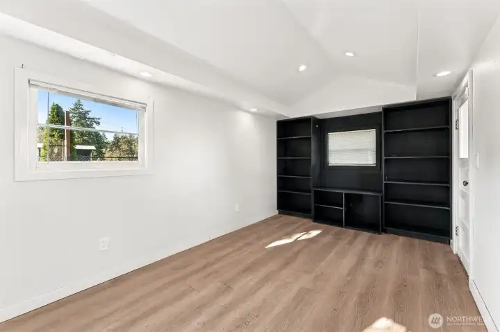 Detached Office