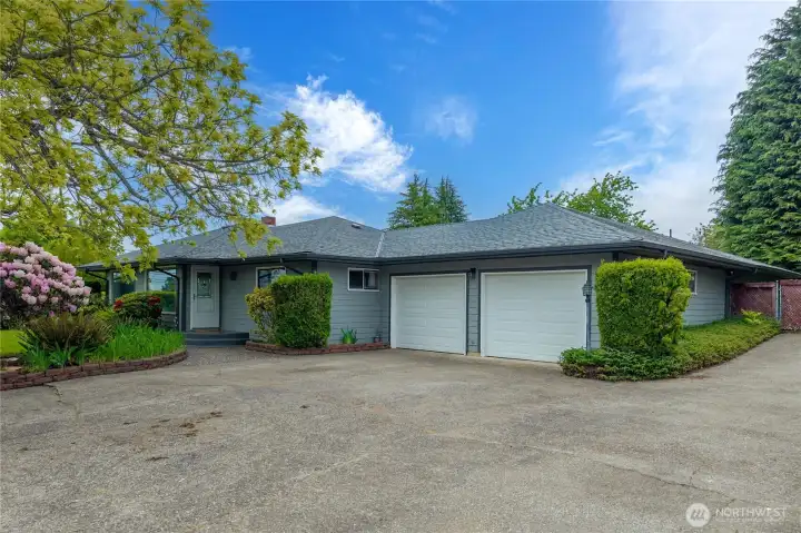 2 car garage + large driveway 2 car garage + large driveway