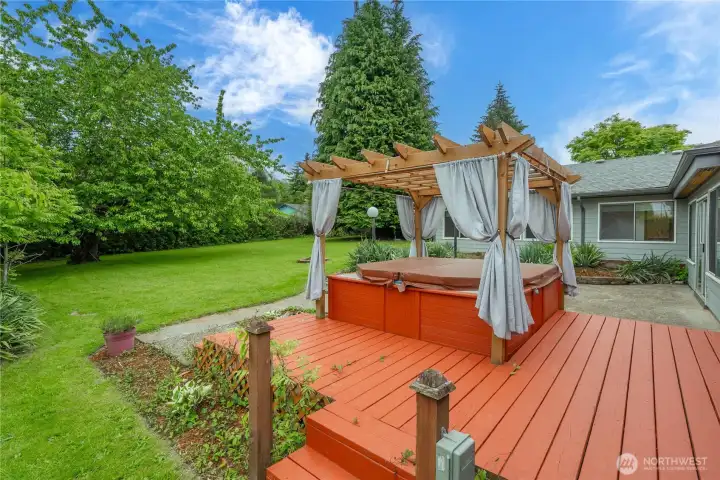 Deck & hot tub Deck & hot tub