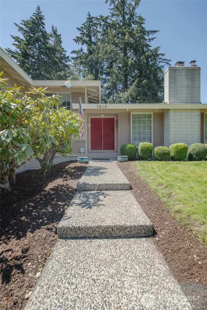 Nearly 3,000 sq ft of flexible living space Nearly 3,000 sq ft of flexible living space