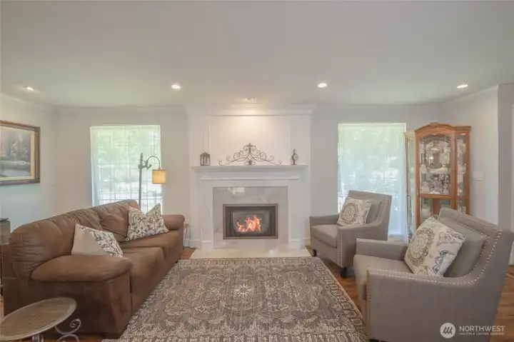 Home has both gas and wood fireplaces Home has both gas and wood fireplaces